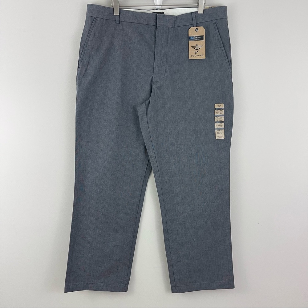 Dockers D2 Straight Fit Clean Flat Front Khaki in Gray Plaid